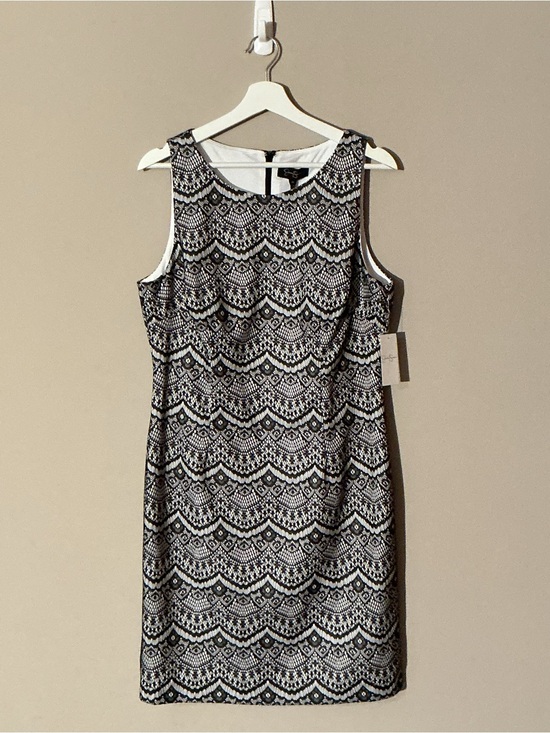 Jessica Simpson Dresses & Skirts - NWT - Jessica Simpson Black and White Scallop-Pattern Midi Dress